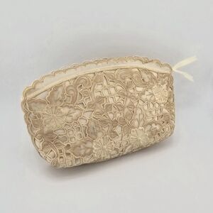 Philippino Piña Fiber Embroidered Cloth Clutch